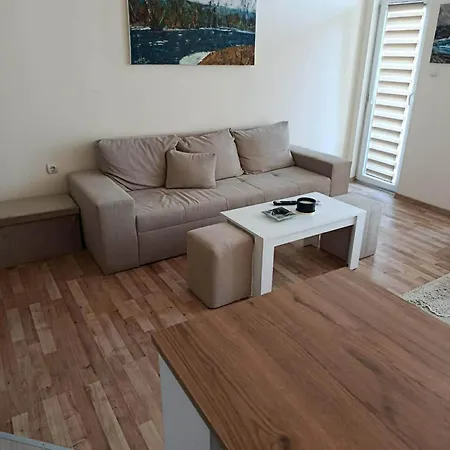 дунав апарт Danube Apartamento *
